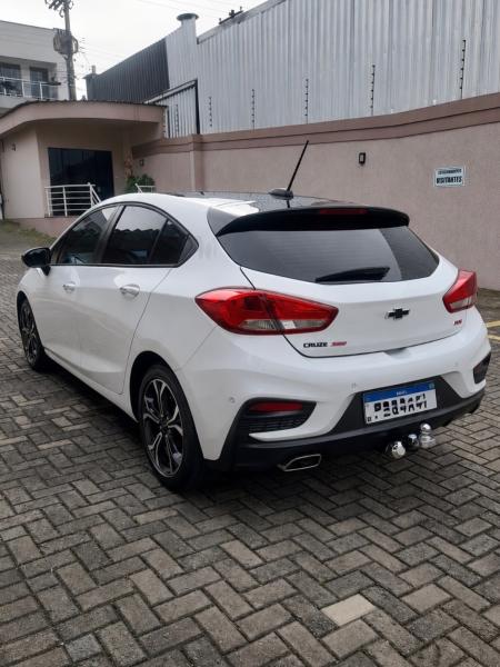 Cruze RS Hatch