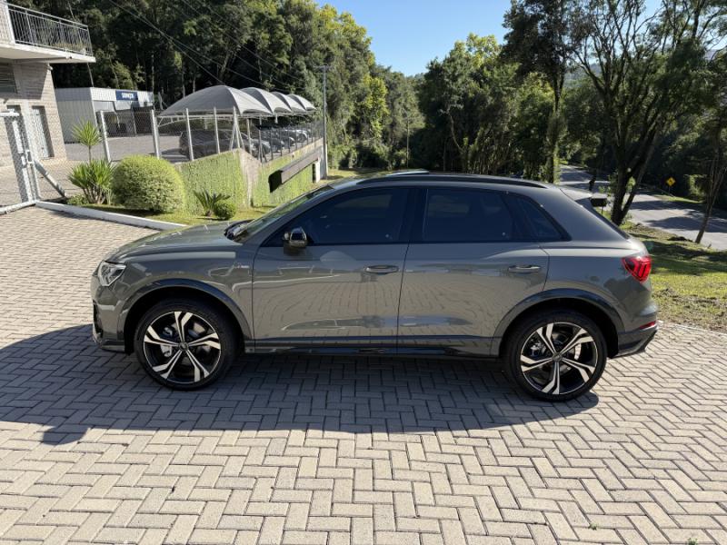 Q3 Performace Black