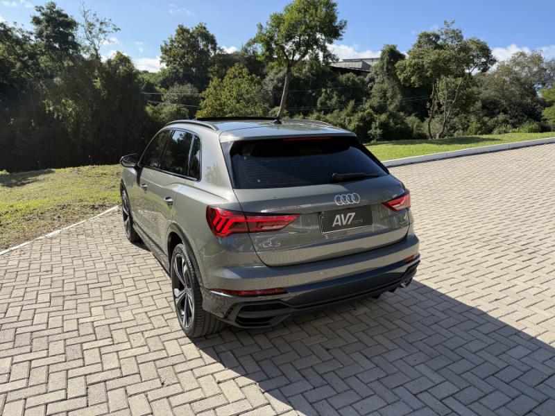 Q3 Performace Black