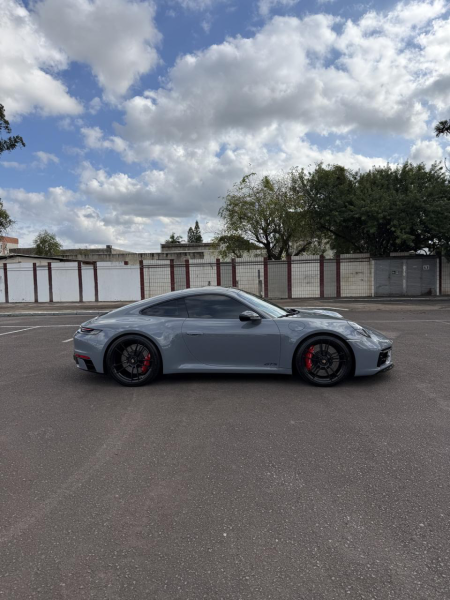911 Carrera 4 GTS