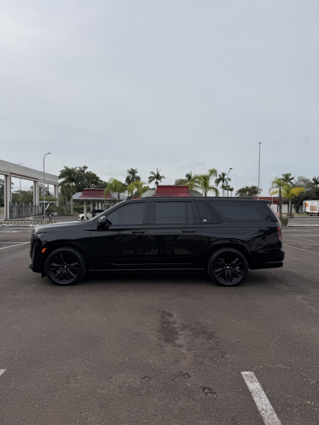 Escalade ESV 