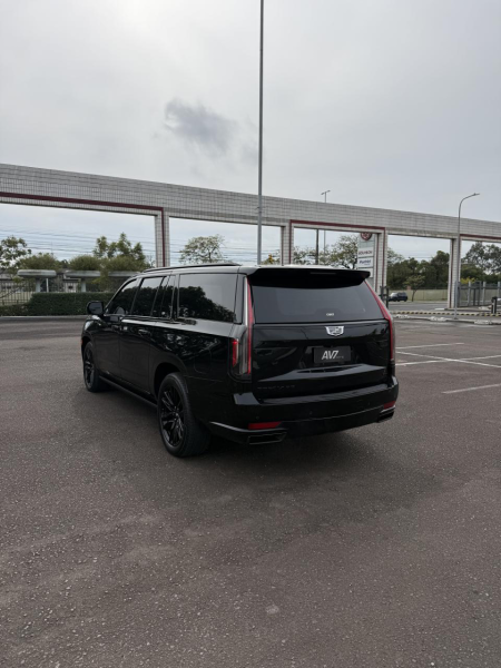 Escalade ESV 