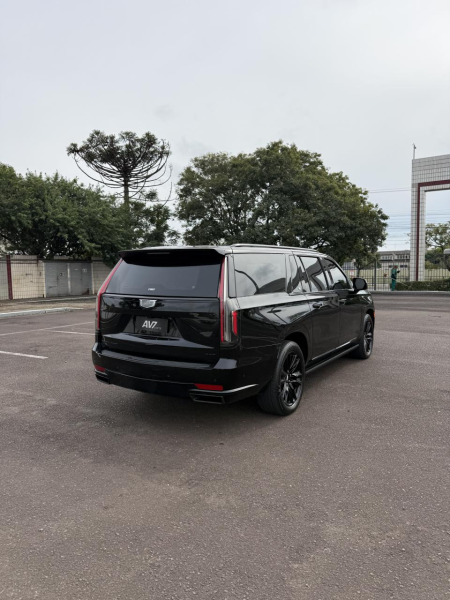 Escalade ESV 